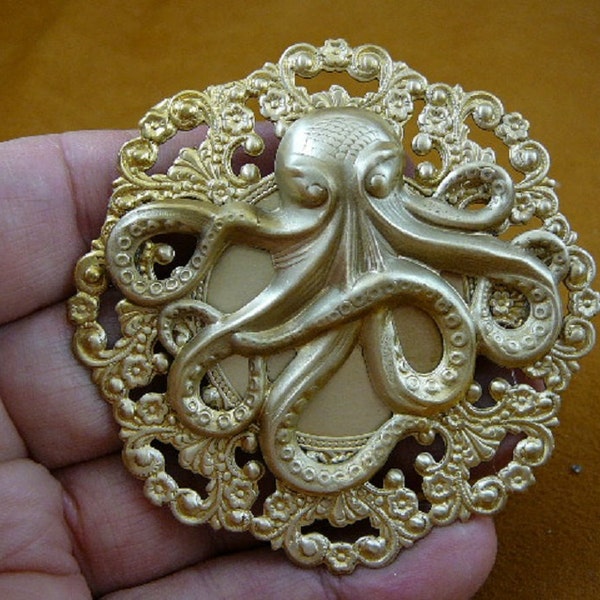 Octopus octopi ocean deep sea lover round brass pin pendant repro Victorian brooch B-octo-4