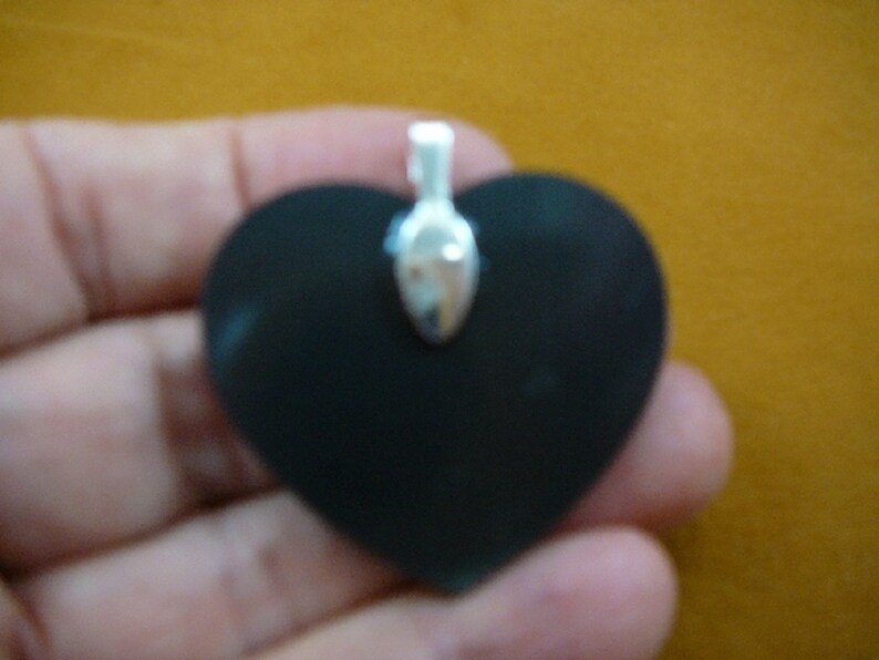 purple blue green black paua sea shell abalone heart swirl design hearts pendant New Zealand jewelry j470-16