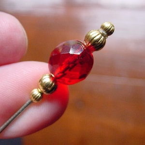 faceted clear red round ball glass bead with gold beads beaded hatpin ladies pin hat U-57