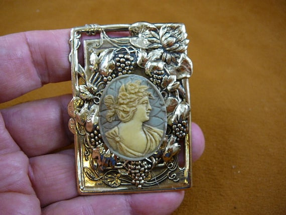 TOGA flower brooch