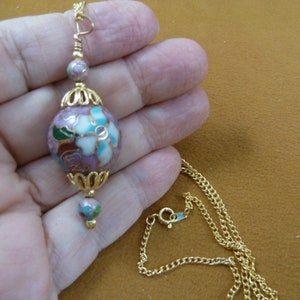 Mauve pink with white green flower 25mm round shaped Cloisonne bead gold filigree cap pendant for necklace J521-10