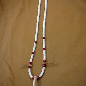 three claw one 2&quot; BADGER and two 1-5/8&quot; claws natural white cow bone and red bamboo coral bead Jewelry beaded 20&quot; NECKLACE W40-28