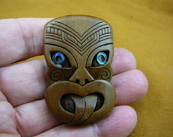 traditional tribal Maori mask carved Kauri wood face with blue green black paua sea shell abalone eye pin pendant New Zealand j470-8