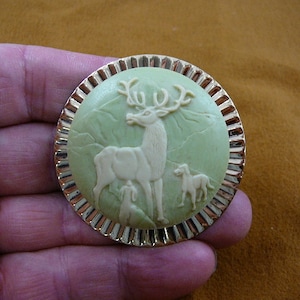 Elk Buck veado com cães de caça em montanha selvagem na caça verde marfim redondo CAMEO bronze Pin pingente broche jóias CL56-9