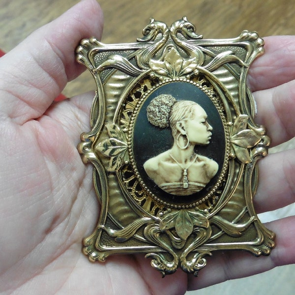 RARE African American LADY black ebony + ivory oval CAMEO brass Pin Pendant jewelry (CA20-39)