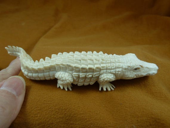 白いワニの脱落した角の置物バリの精巧な彫刻ワニワトリCroc-w5 - Etsy