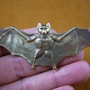 Bat love flying wings winged lucky night bats Victorian repro brass pin pendant B-Bat-100