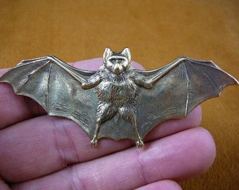 Bat love flying wings winged lucky night bats Victorian repro brass pin pendant B-Bat-100