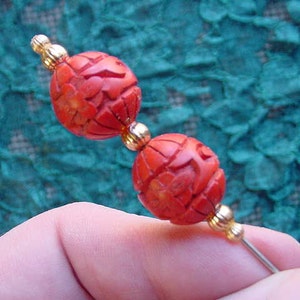 two red Cinnabar wooden carved flower bead gold I love beads hatpin ladies pin hat U-39