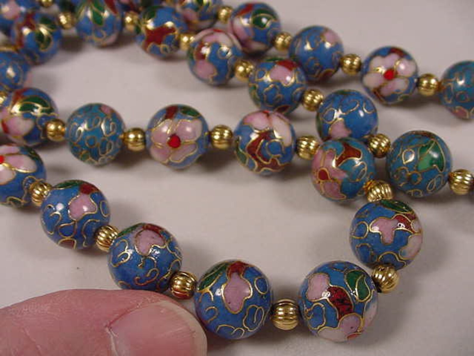 Medium Blue Cloisonne Beads Pink and White Flower Flowers and Gold Tone Spacers 21 Inch Long