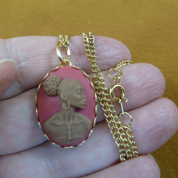 RARE African American Lady Woman hot pink + brown CAMEO medium with scalloped trim brass pendant 18" necklace jewelry (CA10-188)