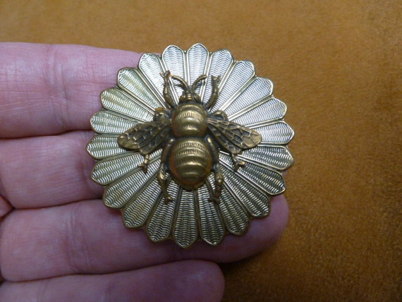 Bee Bumble Bees Insect Bug Lover Love Pin Pendant Flower Heart