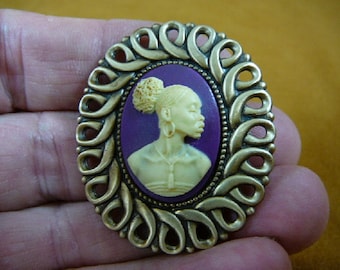 RARE African American LADY purple + ivory oval CAMEO brass Pin Pendant jewelry (CA10-7)