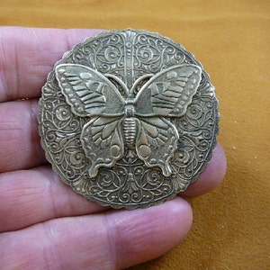 detailed Monarch Butterfly I love butterflies bugs bug lover insect flower circle brass pin pendant repro Victorian brooch B-But-154