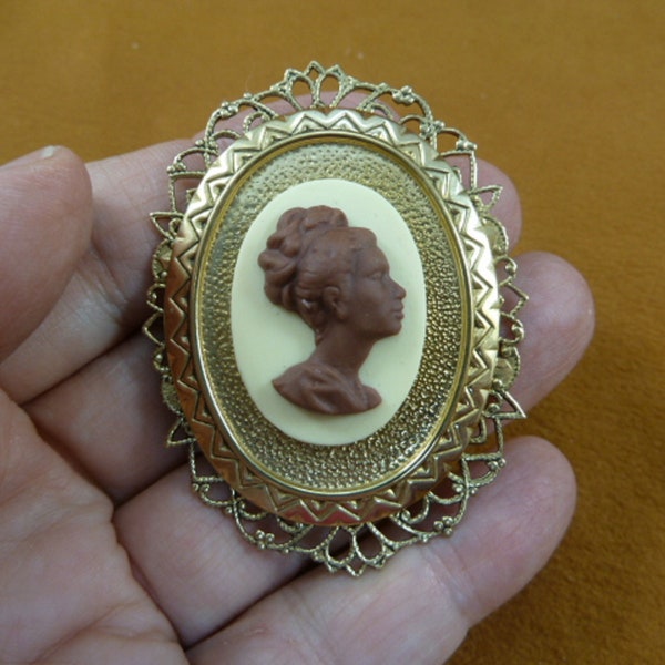 RARE African American Woman Profile LADY Ivory + Milk Chocolate oval CAMEO brass Pin Pendant jewelry (CA2-22)