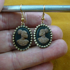 RARE African American LADY brown + black CAMEO oval shaped brass dangle Earrings jewelry (CAE1-11)