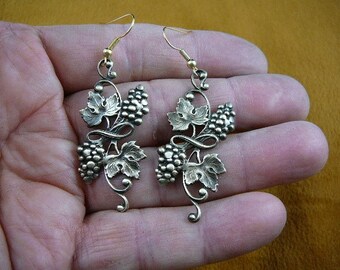 Grapes grape vine vineyard vines wine lover earrings Victorian repro brass earring pair dangle EE-770-3