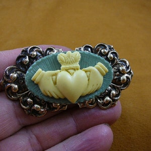 Baby blue Ivory CLADDAGH oval CAMEO Irish heart crown hand Love handy friendship loyalty Pin Pendant pin pendant BRASS brooch cm38-111