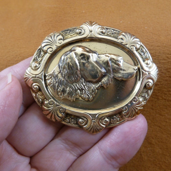 Gordon English Setter or Irish setters pair of hunting dogs dog on oval scallop trimmed brass pin pendant brooch B-Dog-353