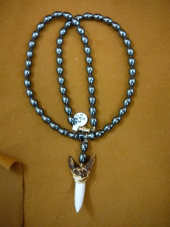 Modern Mako Gold Wire Wrapped great Shark Tooth teeth 3//4/" necklace