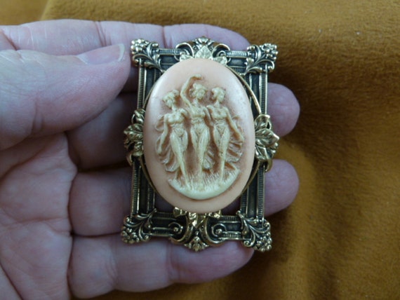 THREE MUSES Graces Women ピーチ + アイボリー オーバル CAMEO 