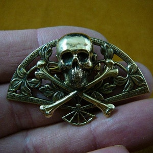 Skull and crossbones bones cross x love Pirate Victorian filigree fan brass pin pendant B-SKULL-22