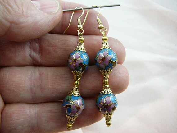 filigree cap accents dangle earring pair EE-600-420 Blue with pink flower 12 mm round Cloisonne and gold bead
