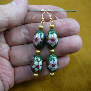 Verde scuro con ovale di fiore rosa 12mm Cloisonne due perline penzolare coppia orecchino EE-603-182