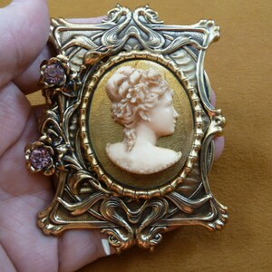 3-D Lady with rose flowers headband oval backing ivory + golden Cameo floral frame brass pin pendant brooch CL21-32