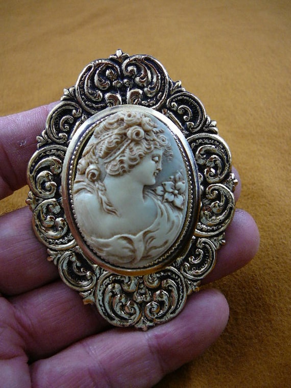 TOGA flower brooch