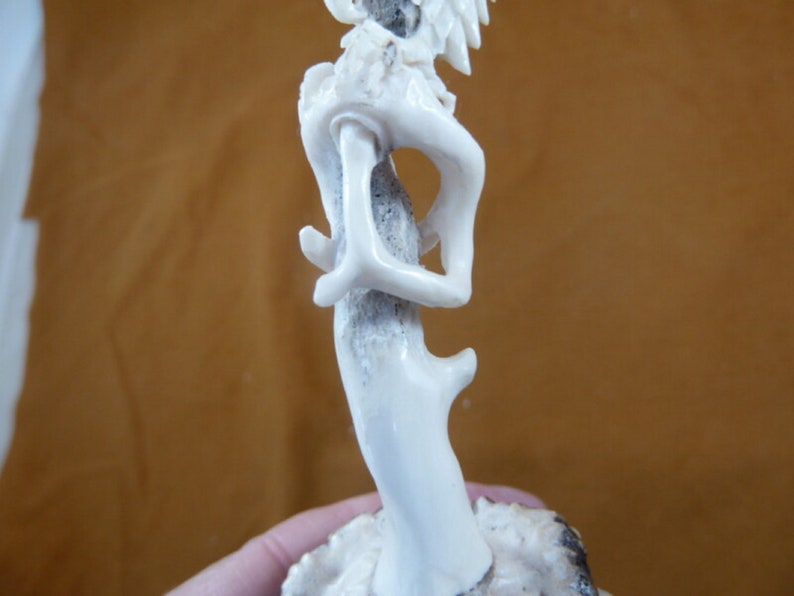 white Bald Eagle flying of shed ANTLER figurine on wood base Bali detailed carving of shed Moose antler display I love eagles Eagle-19