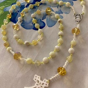 Catholic Rosary Lt Yellow Agate with Czech Crystal Pater Beads Mother of Pearl Cross Divine Mercy Medal Normal Size but Small to Me