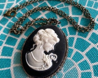 Necklace Cameo Black and White Bronze Setting Matching Chain Vintage