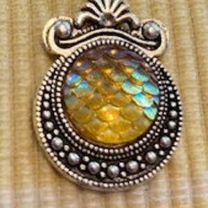 Necklace Mermaid Scales Pendant Yellow in Silver Stainless Steel Chain