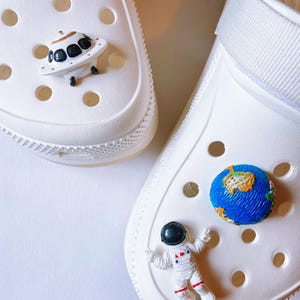 Cute Big Resin Shoe Charm/ Earth Shoe Charm/Astronaut Shoe Clips /Cool Shoe Charms/Planet Shoe Charm/Spaceship Shoe Charms/Good Gifts/