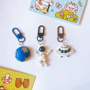 A Set Of Resin Keychains/Flat Back Resin Sets Keychains/Spaceship Keychain/Astronaut Keychains/Earth Keychain/Friendship Keychains