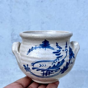 Vintage 1985 Mahon Stoneware Hand Painted Blue Crock Pottery Pot: Country Farmhouse Decor