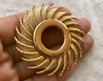 Vintage Signed HAR Spiral Goldtone Brooch, Swirl Brooch, Sunburst Brooch