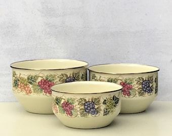 Three Vintage Vitroceramic Nesting Bowls, Grape Pattern Bowls, Enamelware Bowls, Induction Bowls, Gas Bowls, Electric Bowls