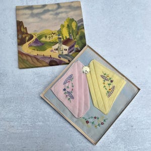 Floral Embroidery Hankies HANKYTEX Ladies' Cotton Handkerchiefs - Set Of 6 Embroidered Lace Hankies In Floral Colors Set Of 6 Hankies - Foto 5