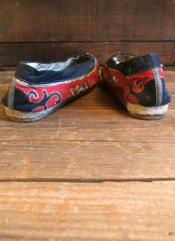 19th Century Qing Dynasty Silk Embroidered Shoes … - image 9