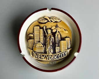 Vintage New York City Ashtray, Smiles, The Big Apple Ashtray, Statue of Liberty Ashtray, NYC Souvenir