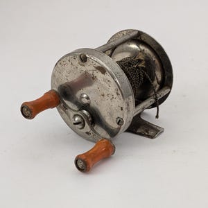 Old Baitcasting Reel - Etsy Old Baitcasting Reel - Etsy