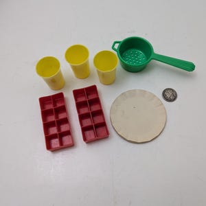 Dollhouse kitchen accessories - Barbie size