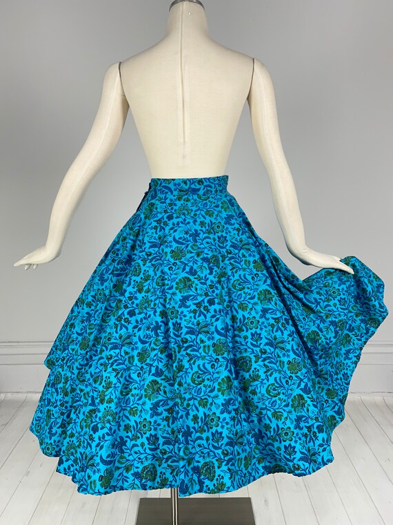 Vintage 1950s FLORAL PRINT CIRCLE Skirt blue turq… - image 5