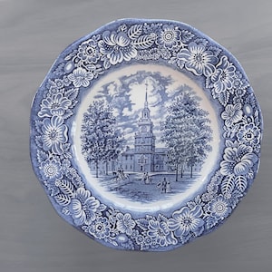 Unique and romantic Liberty Blue dinner plates. An elegant addition to your Transferware collection. Free shipping in the USA !