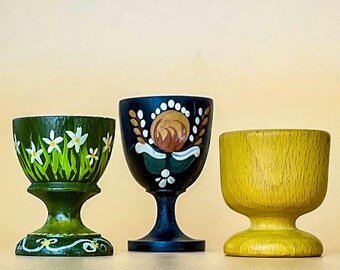Huevera de madera vintage pintada a mano: decoración de cocina bohemia escandinava.