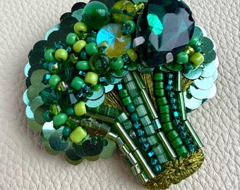 Beaded Broccoli Brooch, Handmade Summer Vegetable Jewelry, Green Crystal Sequins Pin