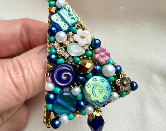 Beaded Christmas Vintage Tree Brooch: Embroidered Christmas Tree Pin. Secret Santa Gift, Unique Holiday Gift