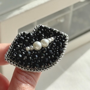 Dali lip brooch - Etsy 日本